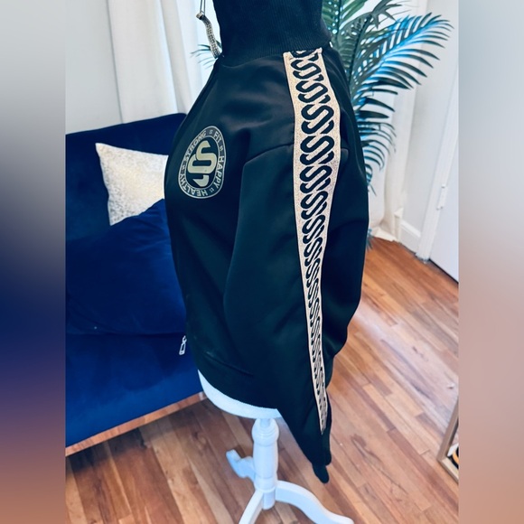 Black Zip-Up Jacket with Gold Accents - Picture 4 of 7